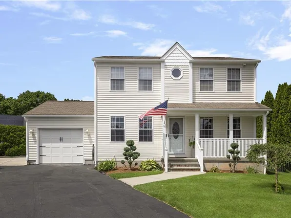 35 Gianna Dr, Cranston, RI 02921