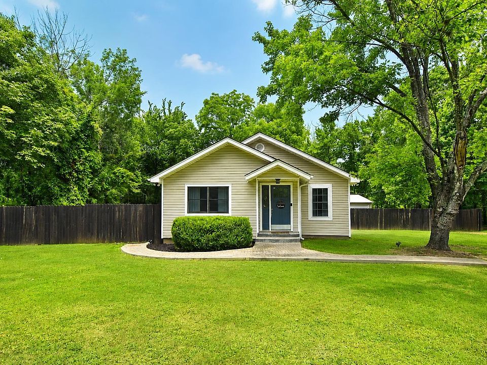 1st image of 47 Earl Dr