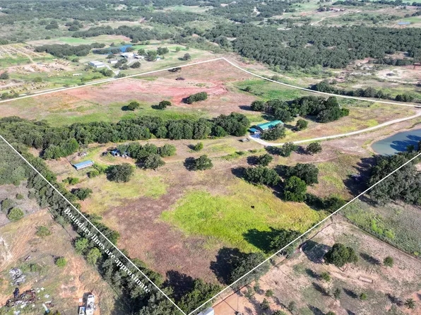 381 W McCool Rd, Nocona, TX 76255