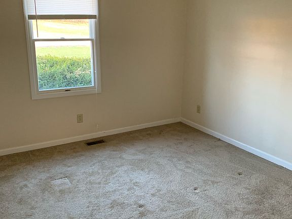 5th image of 103 Brenda Dr #A