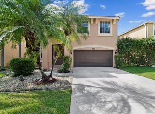 9918 Warner Ln, Wellington, FL 33414