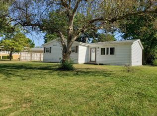 1411 Dobbins Dr, Champaign, IL 61821