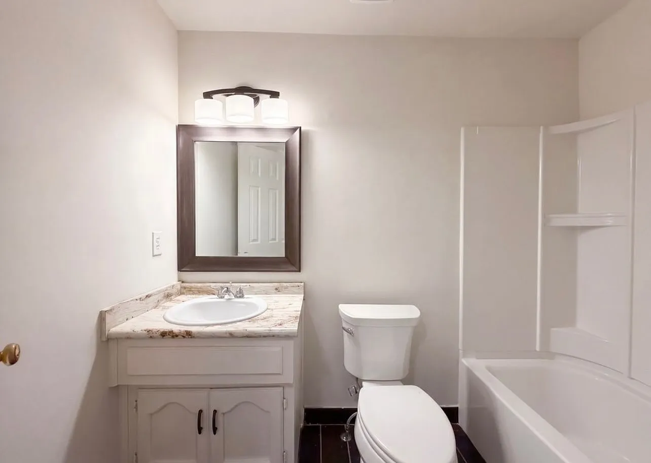 4 bed, 2.5 bath, 1651 sqft, $1,731 — Photo 1