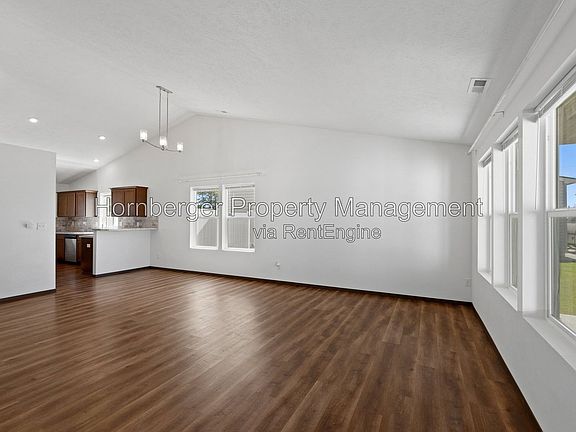 2nd image of 10326 W Salmonberry Rd