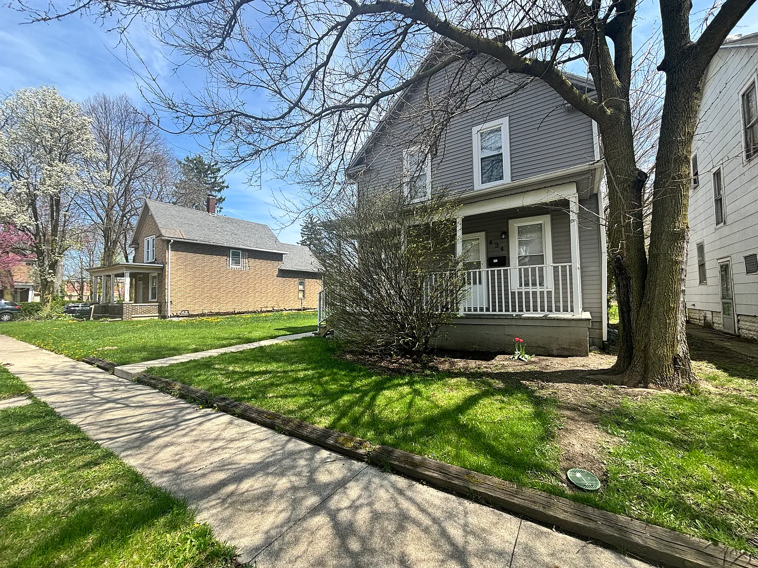 434 Perry Ave photo 1