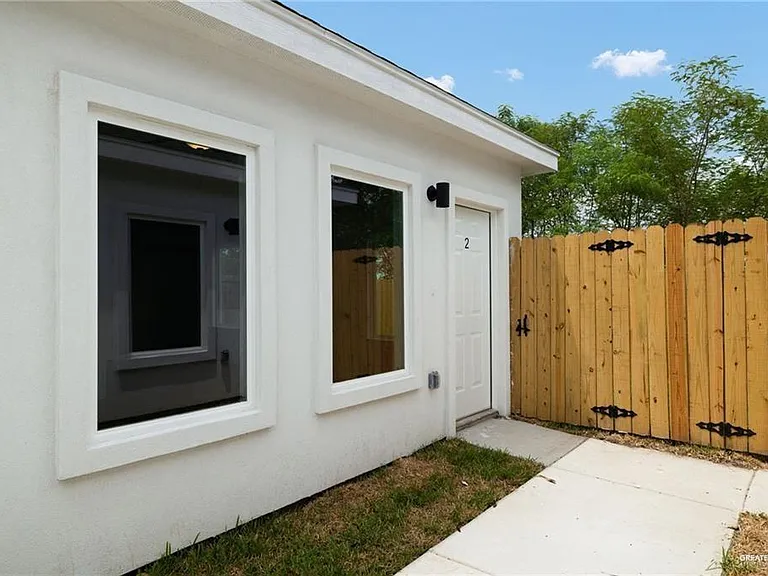 416 E Acacia Ave #2 — Photo 20