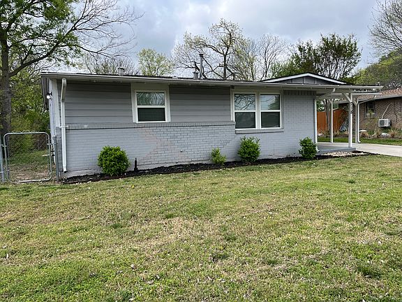 3rd image of 718 E Daugherty Dr