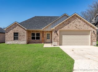 508 S 4th St, Calera, OK 74730