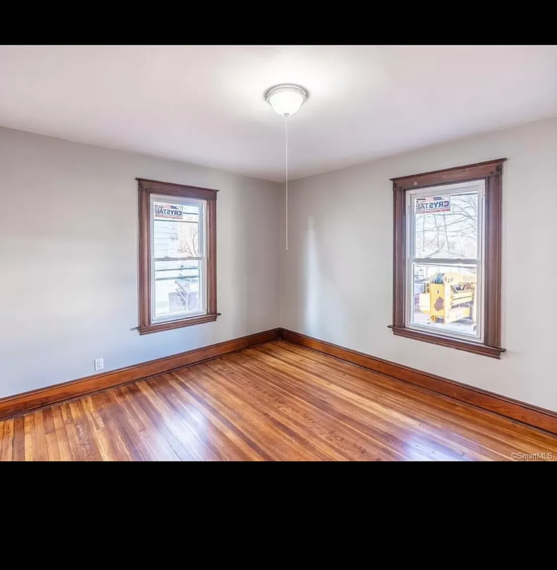 3 bed, 1.0 bath, 1300 sqft, $1,650 — Photo 2