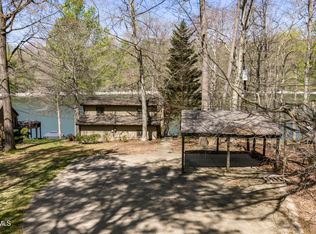 760 Lake Point Dr, Piney Flats, TN 37686