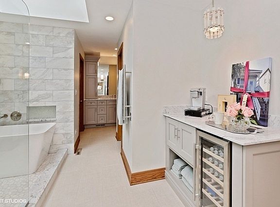 3rd image of 1020 Ashley Ln