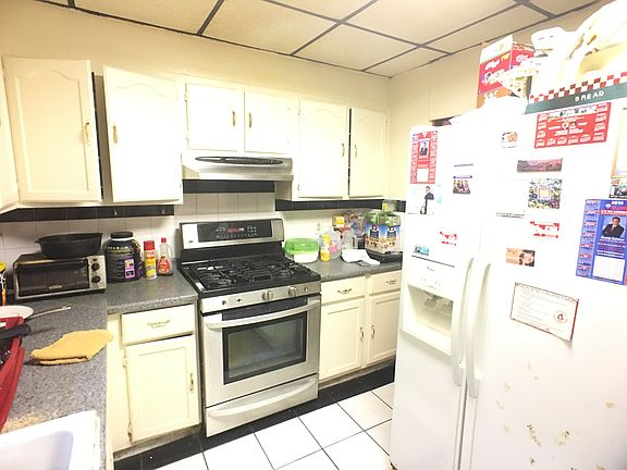 2nd image of 11815 Farmers Blvd