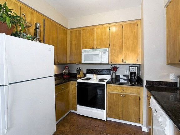 3rd image of 1330 Stevenson St #403C