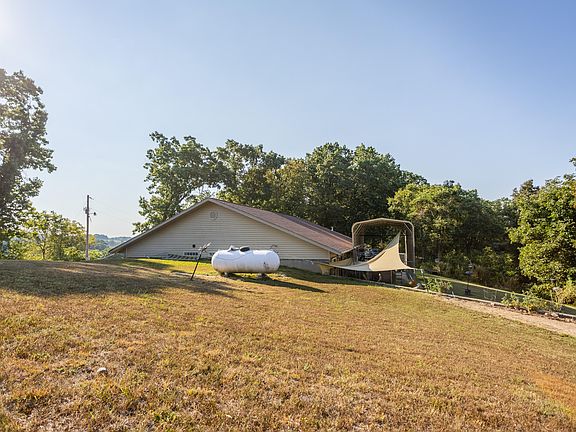 4th image of 581 Flat Creek Road