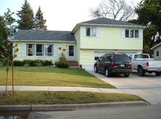 401 Park Dr, Grand Forks, ND 58201
