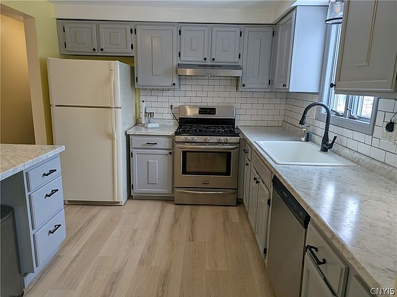 2nd image of 8046 Bamm Hollow Rd