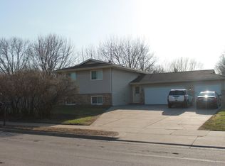 7161 Zane Ave N, Brooklyn Park, MN 55429