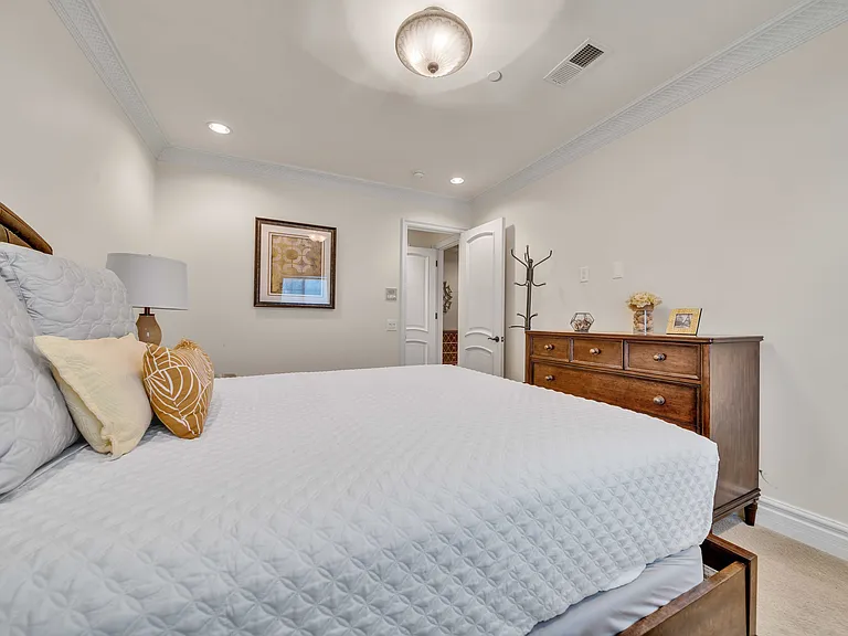137 W Winnie Way — Photo 41