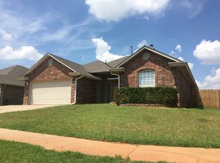 629 Loyd Ln, Moore, OK 73160