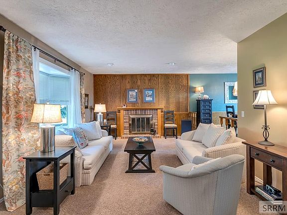 3rd image of 4825 E Comish Dr