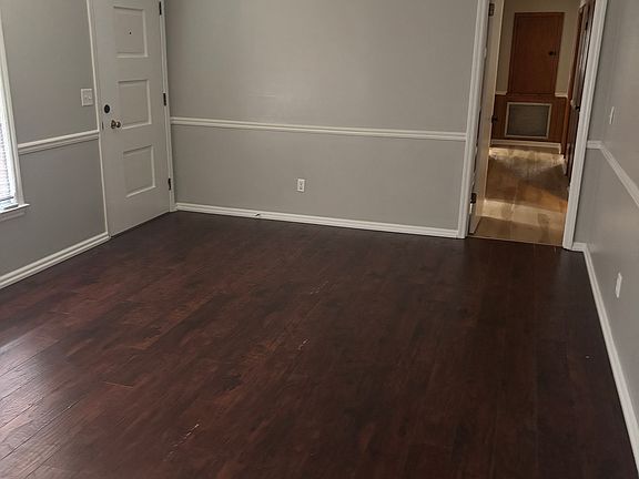 2nd image of 2613 Circle Dr