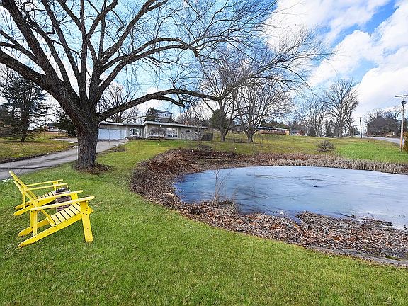 3rd image of 139 Camp Run Rd