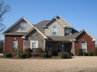 19 Cantabury Ln, Millbrook, AL 36054