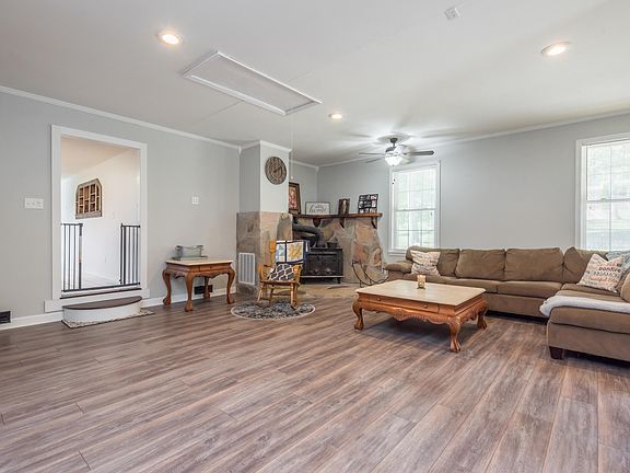 2nd image of 285 Highland Rd