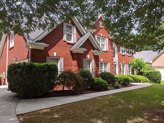 3rd image of 880 Rose Brooke Dr