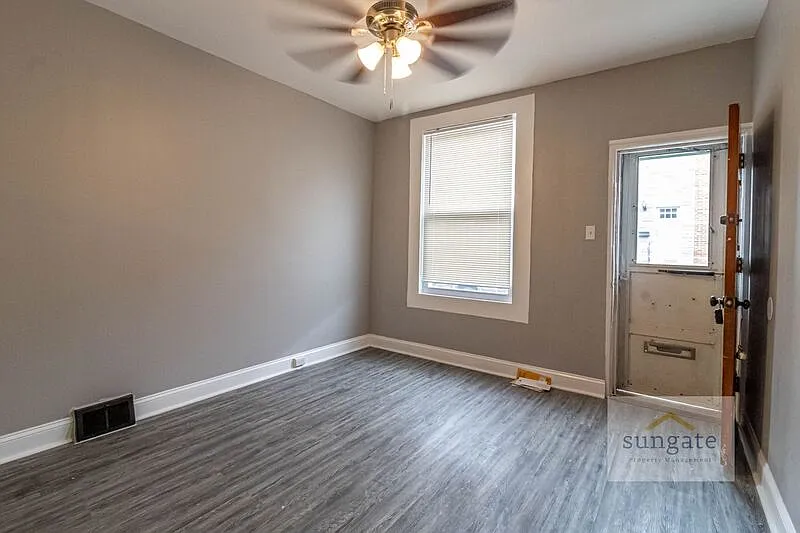 2 bed, 2.0 bath, 1104 sqft, $1,000 — Photo 2