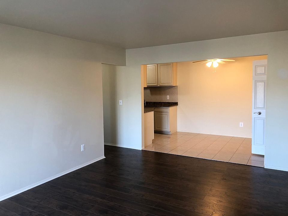 1st image of 38271 Fairway Ct APT 105C
