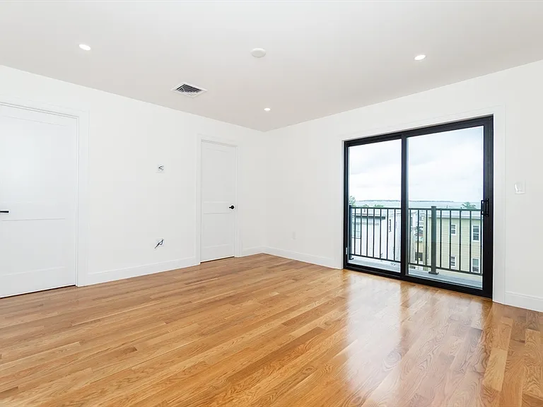 165 Campbell Ave #2 — Photo 35