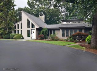 2 Elden Ct, Lincoln, RI 02865