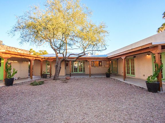 2nd image of 2815 E Pompeii Cir
