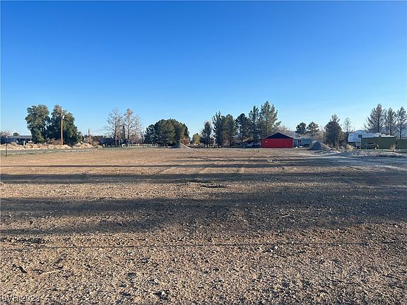 4th image of 2701 W Basin Ave