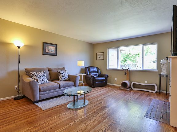 5th image of 3017 Tamalpais Way