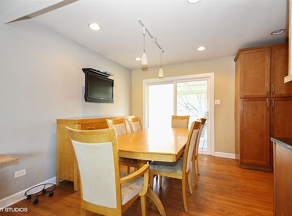 5th image of 10624 S Lori Ln