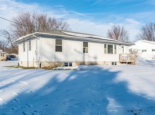 809 Iowa St, Center Point, IA 52213