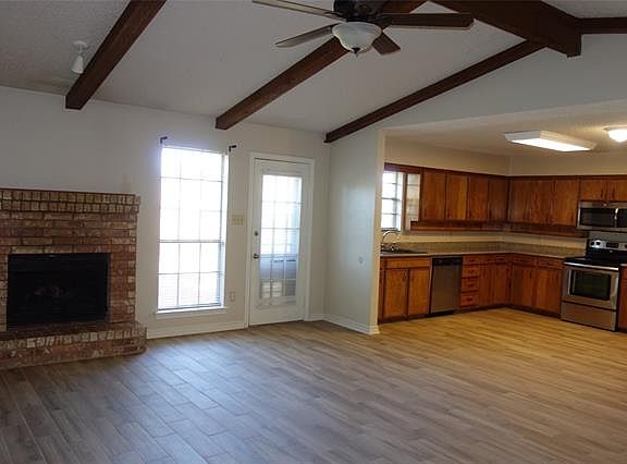 4th image of 1329 Brazos Blvd