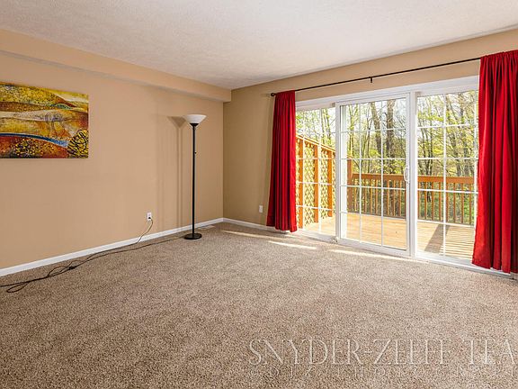 5th image of 764 Four Ponds Ct SE