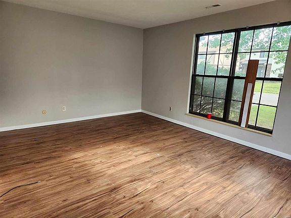 5th image of 18 Chase Park Dr