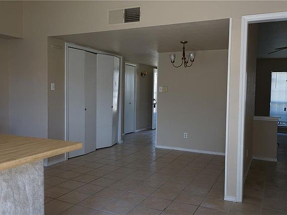 5th image of 2710 Peartree Ln