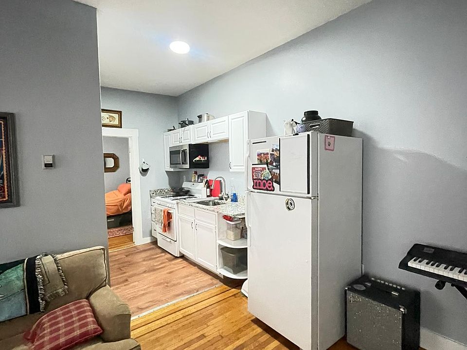 1st image of 200-202 Lexington Ave #1