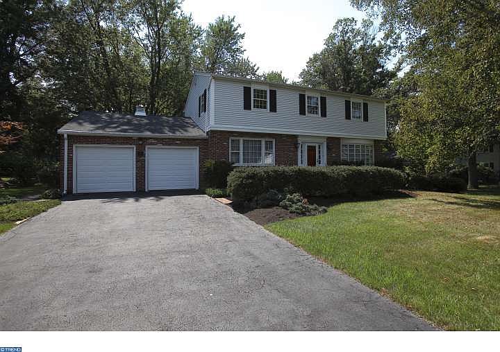 1st image of 10 Walnut Ln