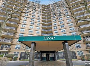 2200 N Central Rd APT 15g, Fort Lee, NJ 07024