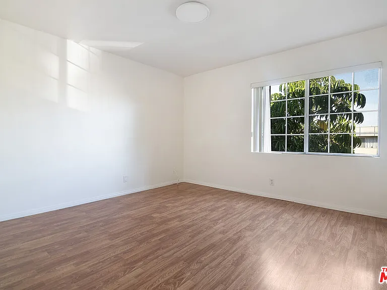 1937 S Bedford St #4 — Photo 14