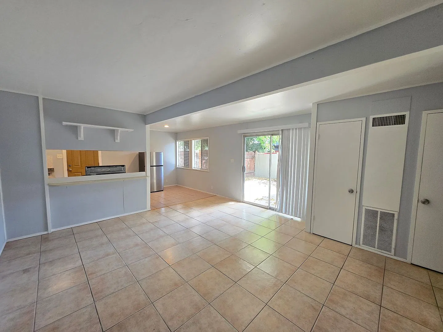 3 Bedroom Duplex in Davis — Photo 1