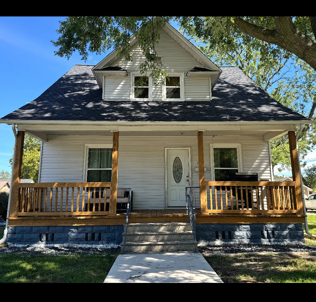 4 bed, 1.5 bath, 1513 sqft, $2,500 — Photo 1
