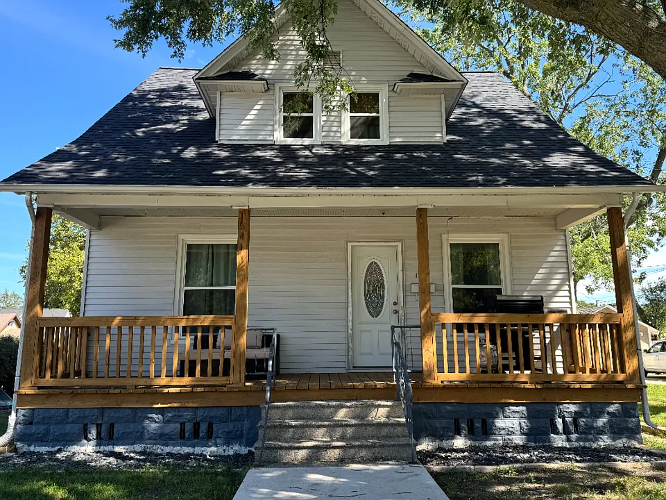 18 N Ferry St