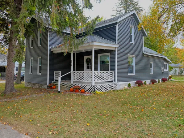 204 N Chippewa St, Shepherd, MI 48883